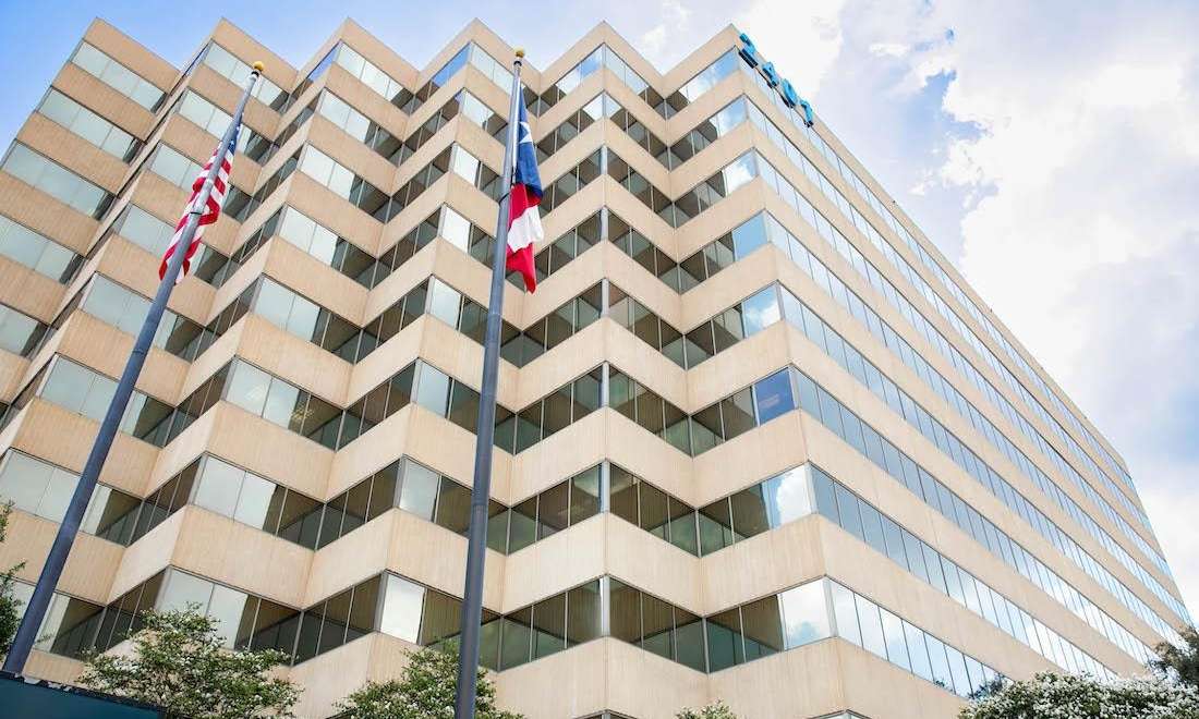 exterior of smiles art dentistry | dentist uptown houston 